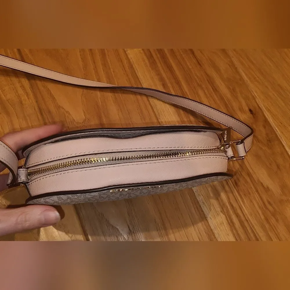 Michael Kors MK Designer Jet Set Travel Oval Pink White Crossbody Bag Purse